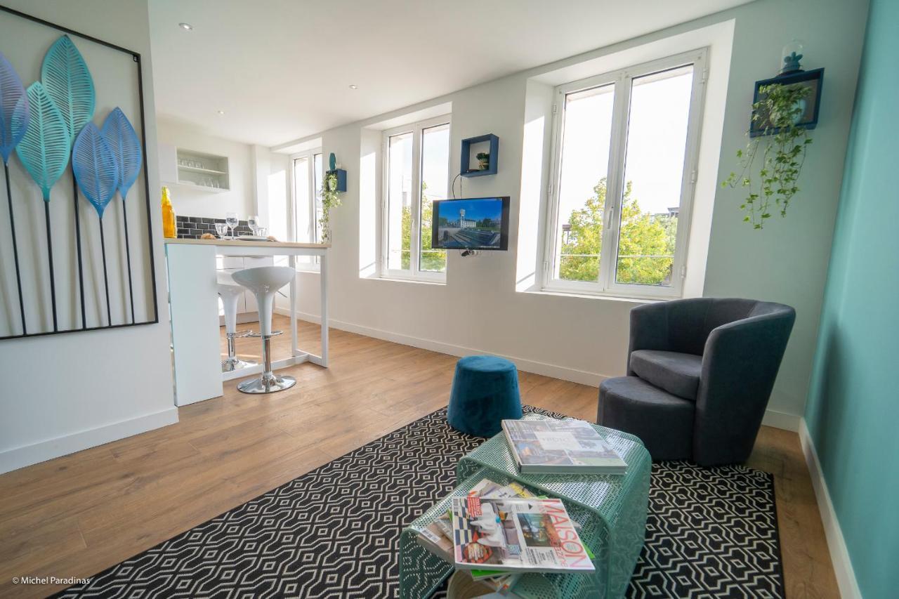 L'Ile De La Breche Apartment Niort Bagian luar foto
